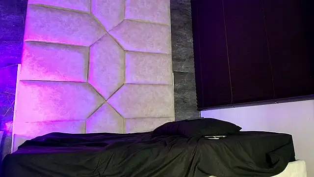 Divine_____ webcam