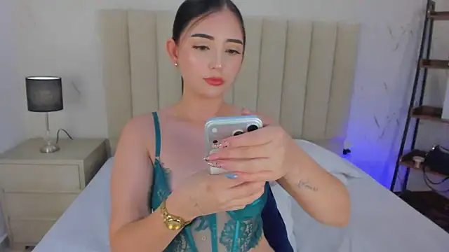 LilithHarperr_ webcam