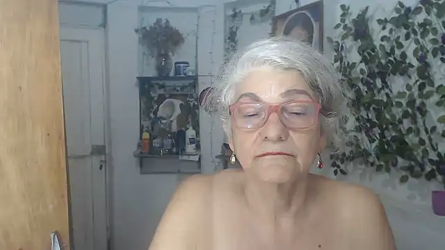 FunnyGrandma webcam