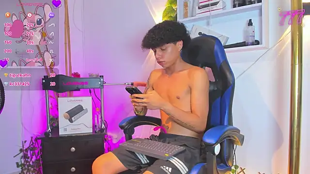 _taylor_black webcam