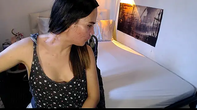 NinaDOM4CUM webcam