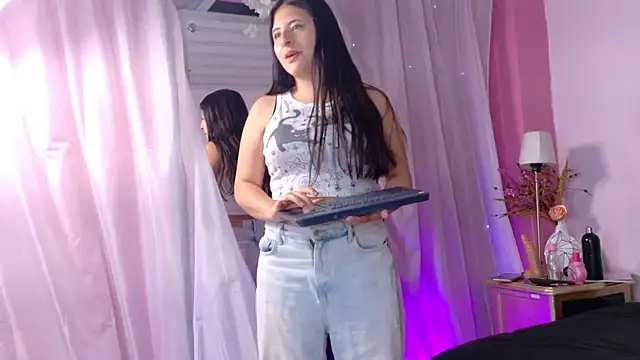 Maggiee_1 webcam