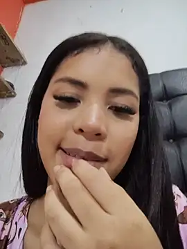 lusinee_ webcam