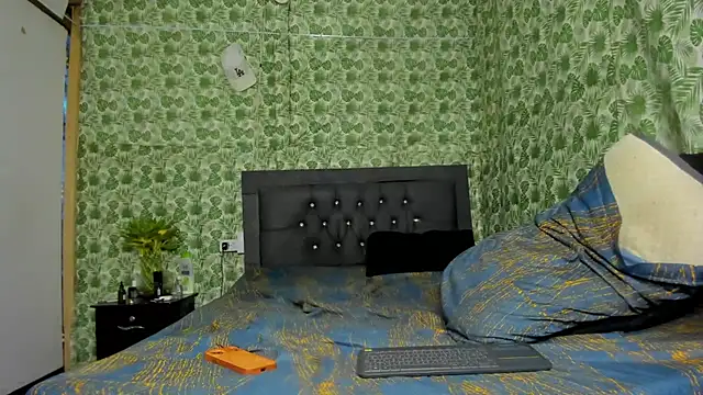 Kofi_exotic_2 live cam on StripChat