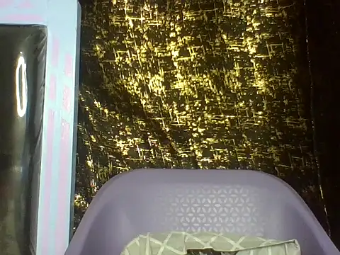 Lovey_daisy15 webcam