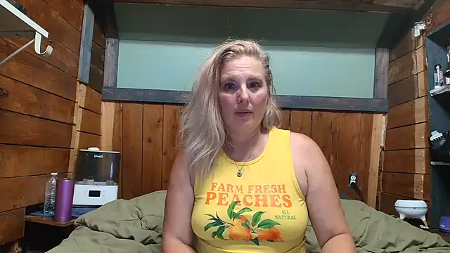 lisaxlovexxx live cam on StripChat