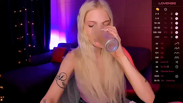 AnyaTaylor_ webcam