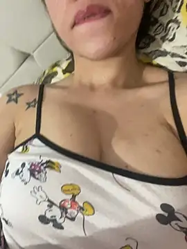 Jessica-R live cam on StripChat