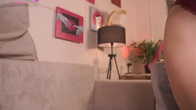 JanelBitther live cam