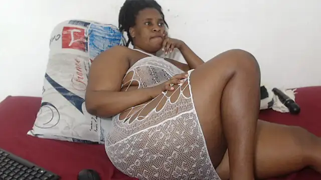 SweetThickEbony01 live cam