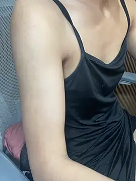 Mina048 webcam