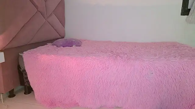eva_sin18 live sex cam