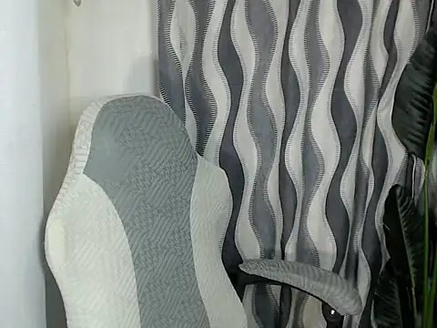 sweetiie_caren webcam