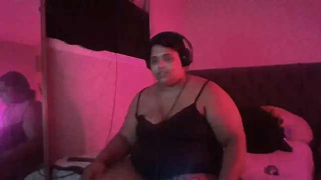 1n0nlythroat webcam