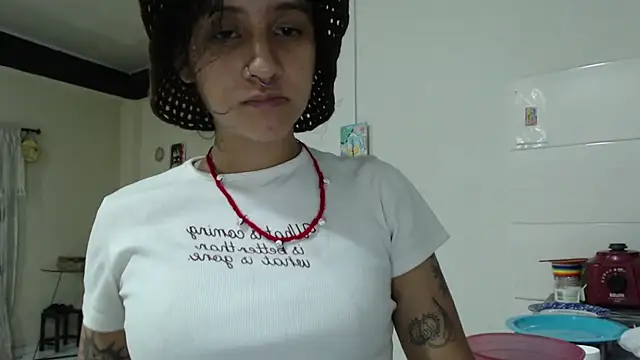 AlinaWoolf_ webcam