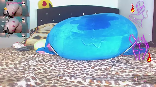 DoveCameron_ webcam