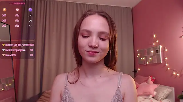 Adria_Arjona webcam