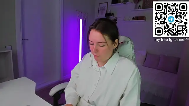 Laura_CollinsS webcam