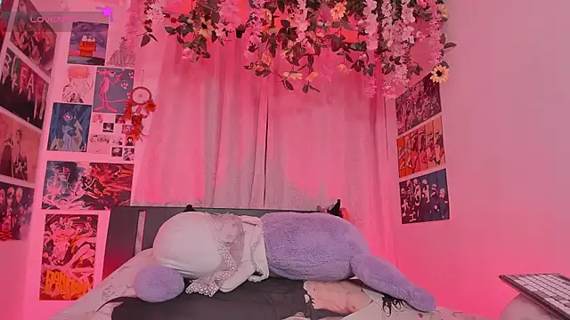 MissCurvyTop webcam