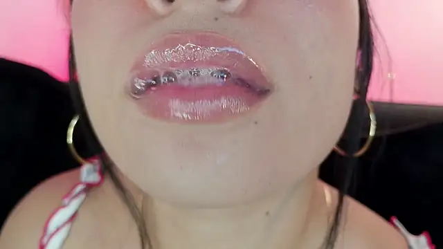 mia_roux1 live cam on StripChat