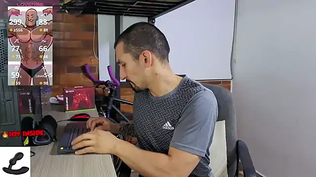 Marck_Muscle webcam