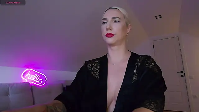 KhloeK