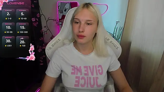 EvelinaLuu webcam