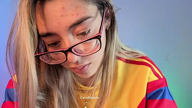 Carolblonde webcam