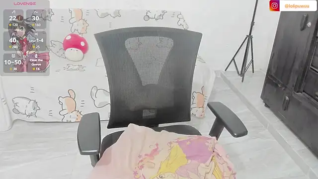 Naoko_7w7 webcam