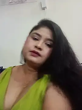 hornyriyanka live cam