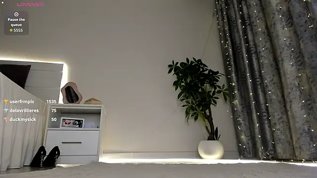 la_kivi (F teen) - :gift: get naked  :gift:
