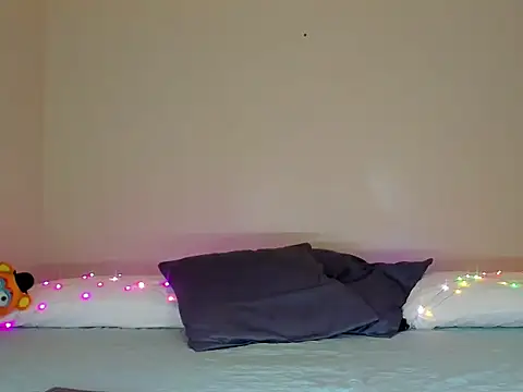 sexy_kimberlyxx (T young) - COME ON DADDY MAKE ME CUM !!!