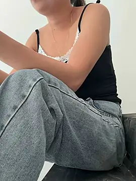 Lilybellle-99 webcam