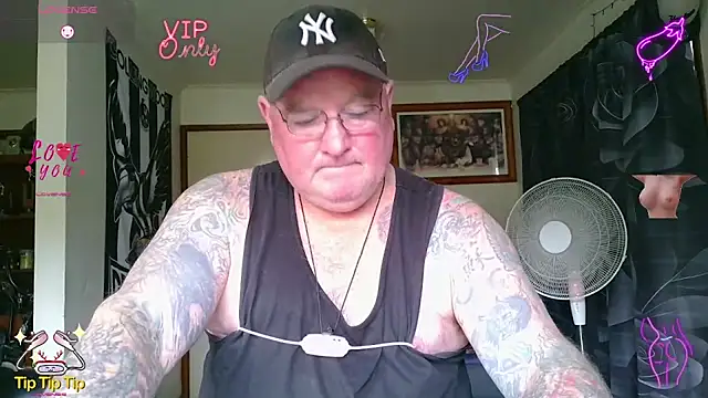 KINKYBLUEYES69 webcam