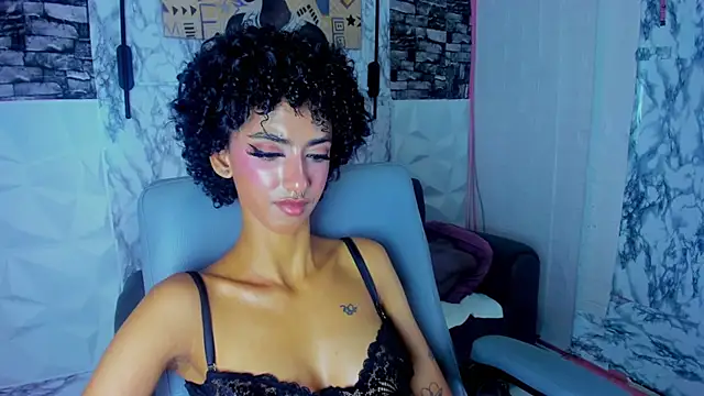 Queen_Cuarxxo live cam on StripChat