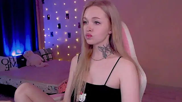 Naughty_Mable live cam on StripChat