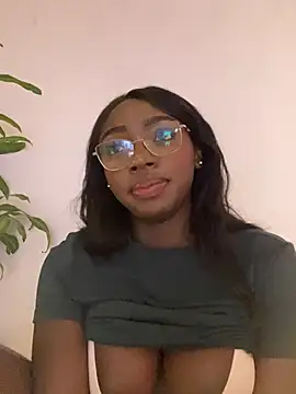 alissradiante1 live cam on StripChat