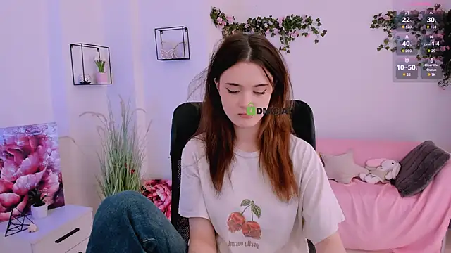 liana_kisses webcam