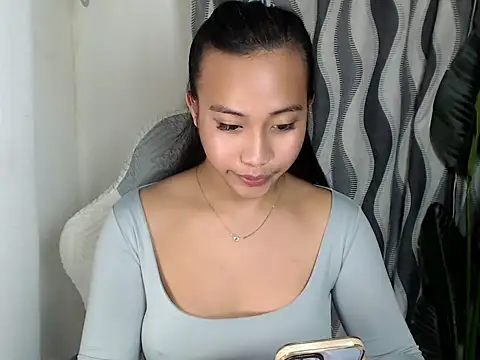 sweetiie_caren live cam on StripChat
