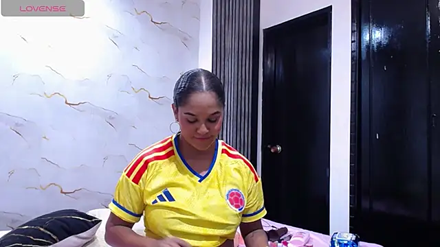 Liaa_cams live cam on StripChat
