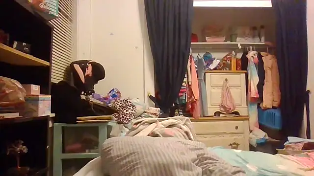 starlight1983 live cam on StripChat