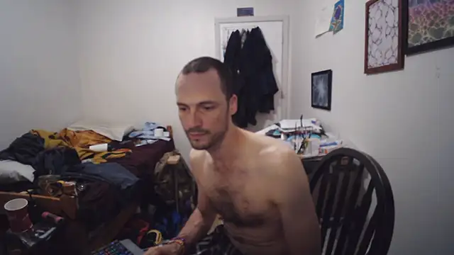 JohnnyMoves live sex cam