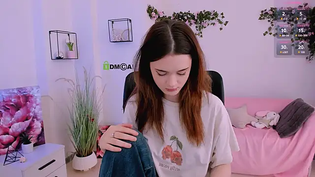 liana_kisses webcam