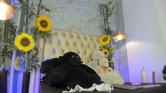 LittleeJaz webcam