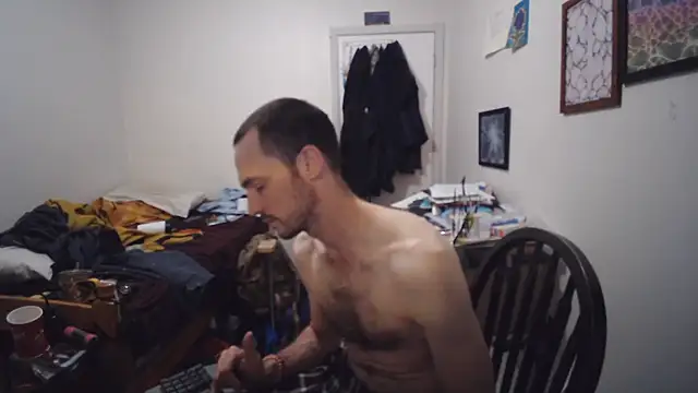 JohnnyMoves live cam on StripChat