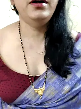 Yazhini-Cam live cam on StripChat