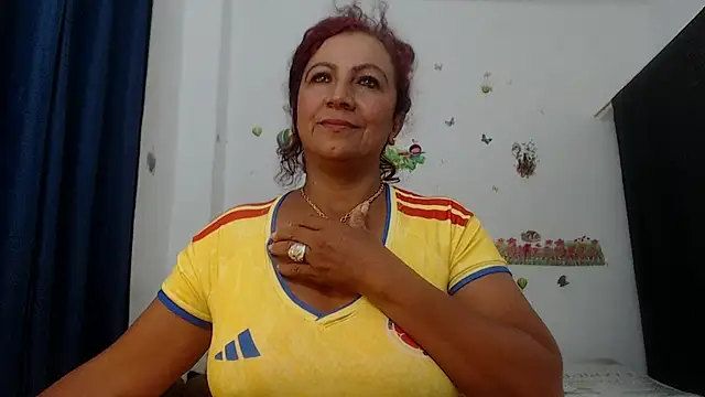 yosselin23 live cam on StripChat