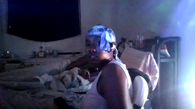 BedazedFirefly live cam on StripChat