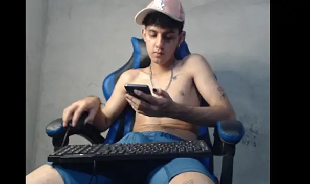 Garu_hot19 live cam on StripChat