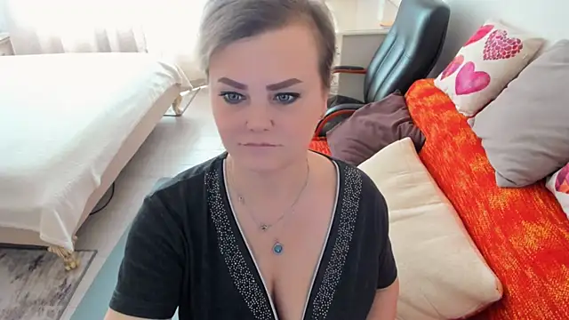 MildMature webcam